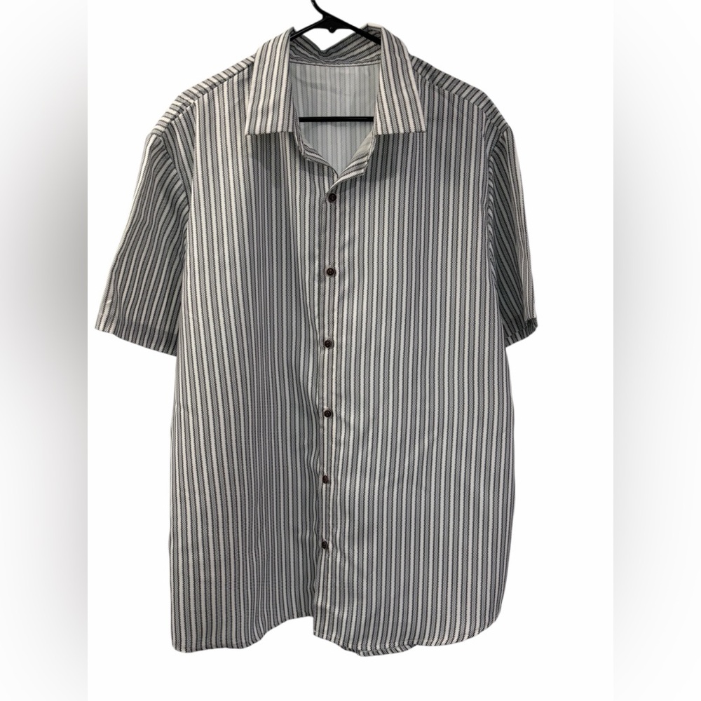 NWOT✨Men’s Gray Pinstripe Short Sleeve Button-Up Shirt Size XXL